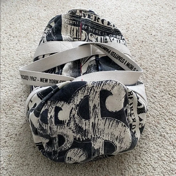 Andy Warhol Dollar Bill Duffel. White straps. - Picture 2 of 15